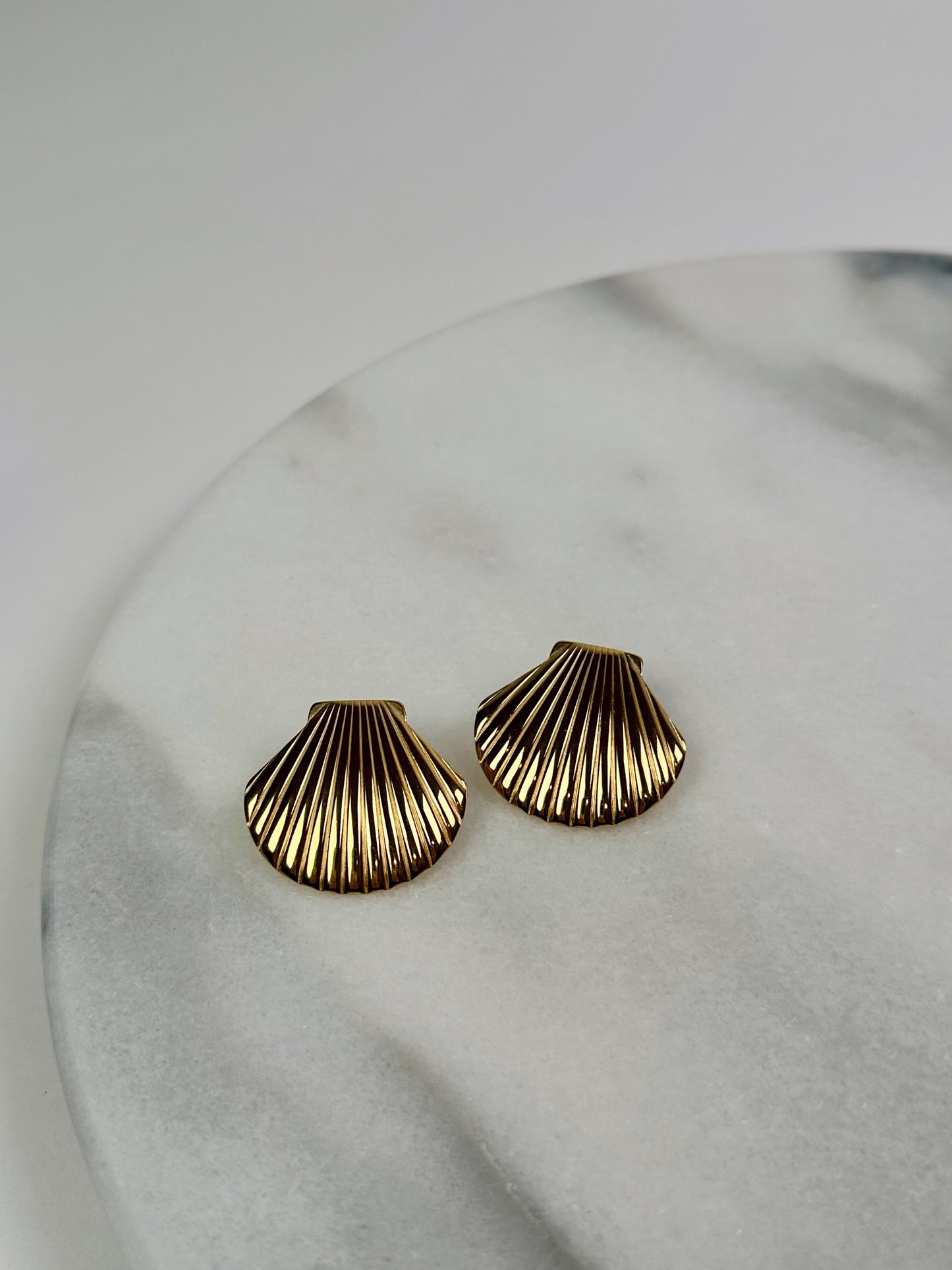 Shell Earrings- Gold