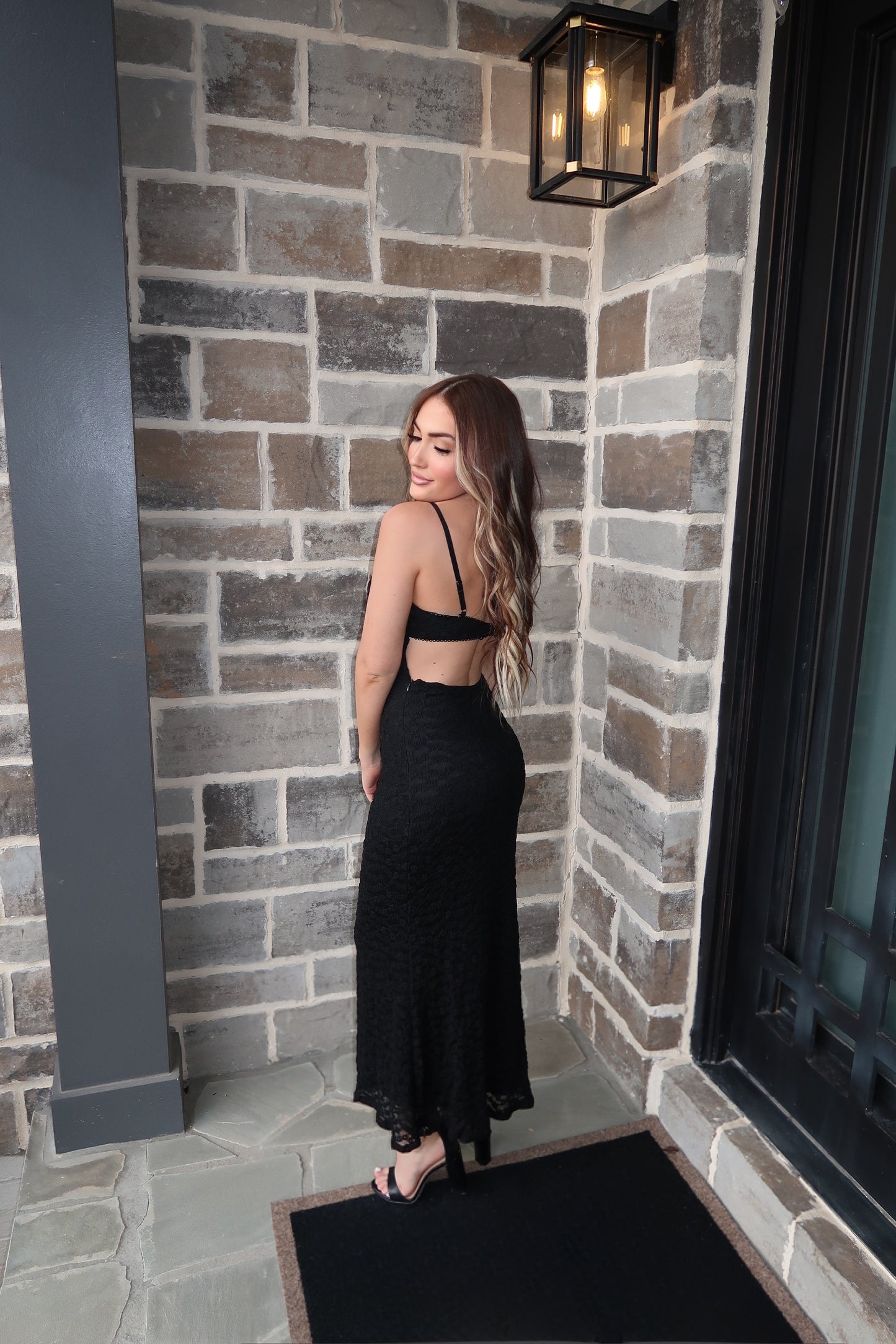 Aislinn Detailed Maxi Dress- Black