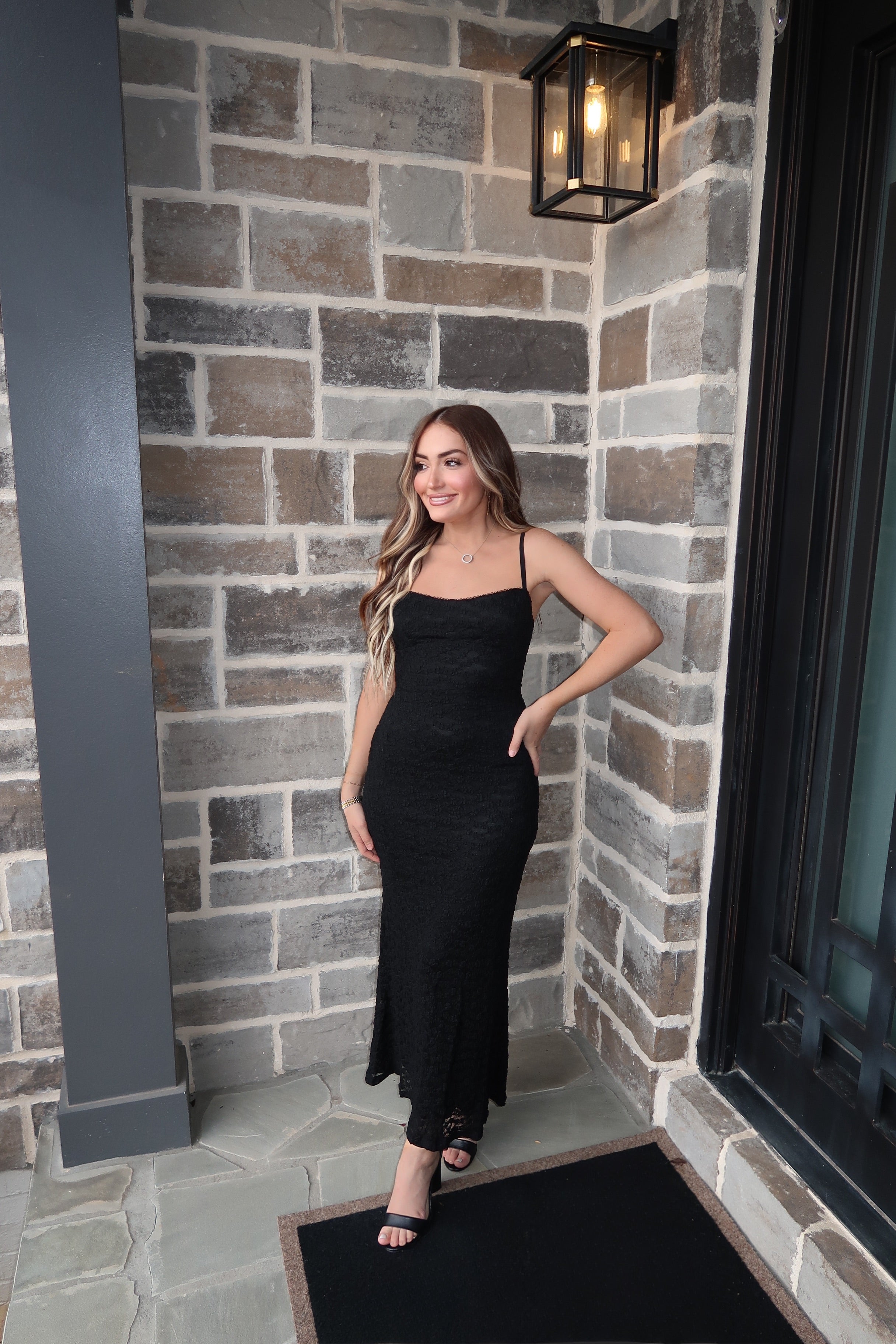 Aislinn Detailed Maxi Dress- Black