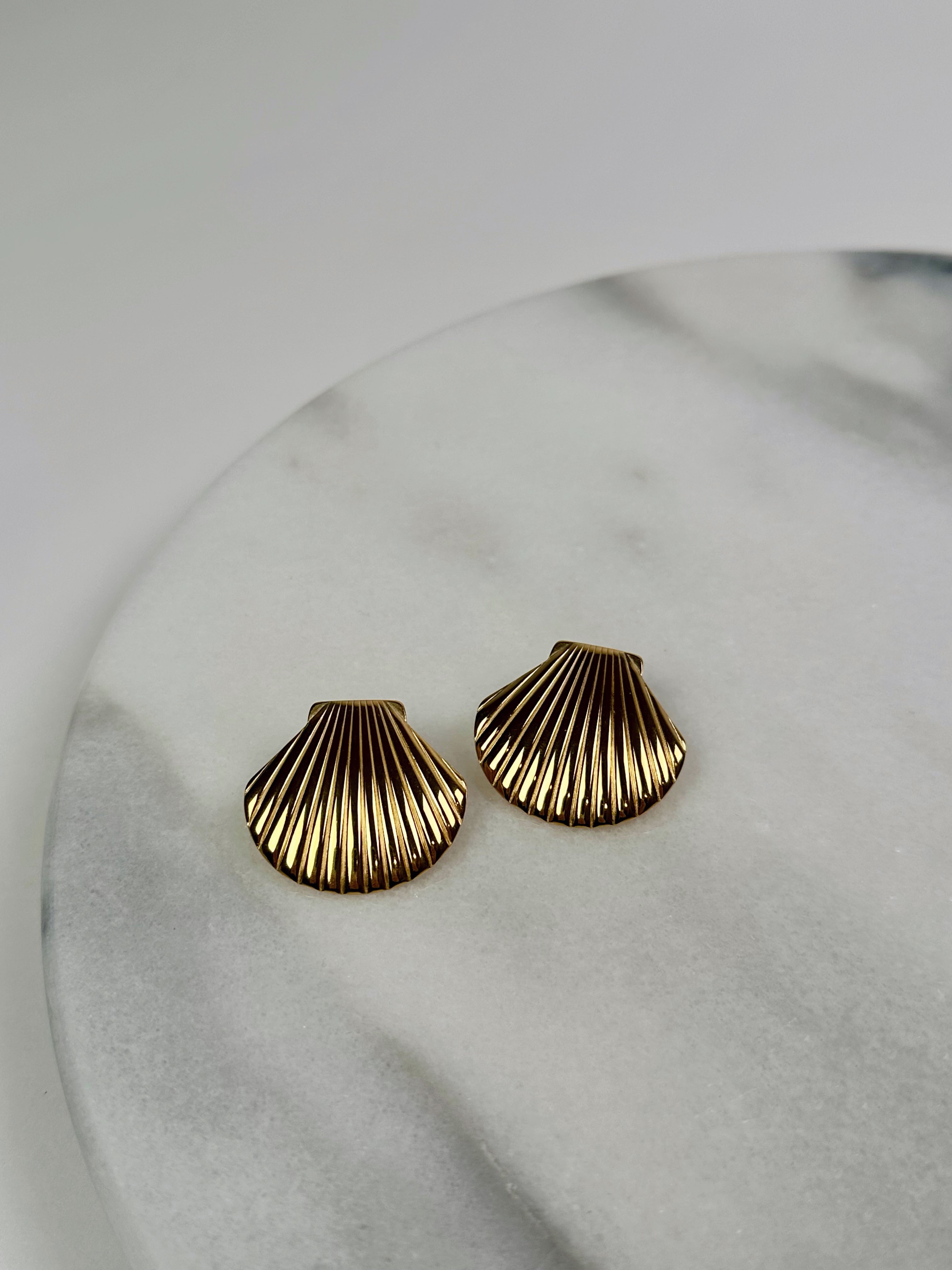 Shell Earrings- Gold